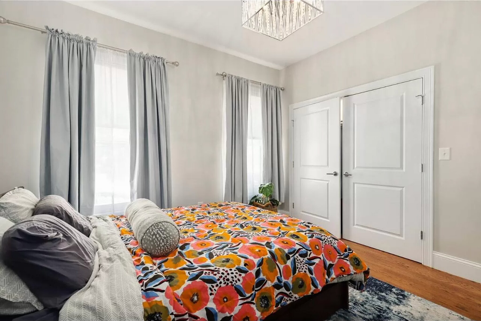 Building Photo - 338 Meridian St