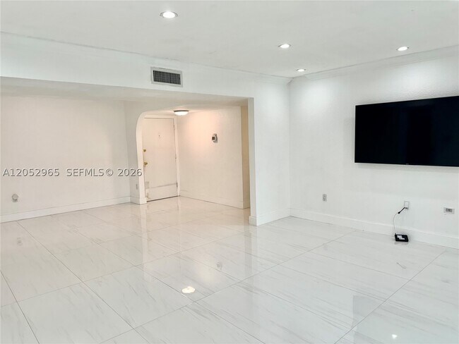 Building Photo - 7401 SW 82nd St