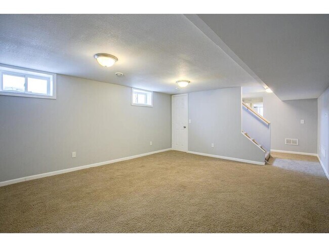 Building Photo - 3964 Xenwood Ave S