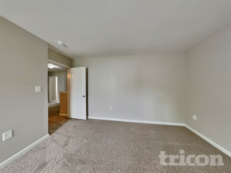 Building Photo - 5251 Grays Ridge Dr