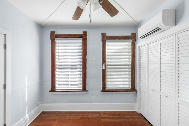 Building Photo - 532 Fleming St