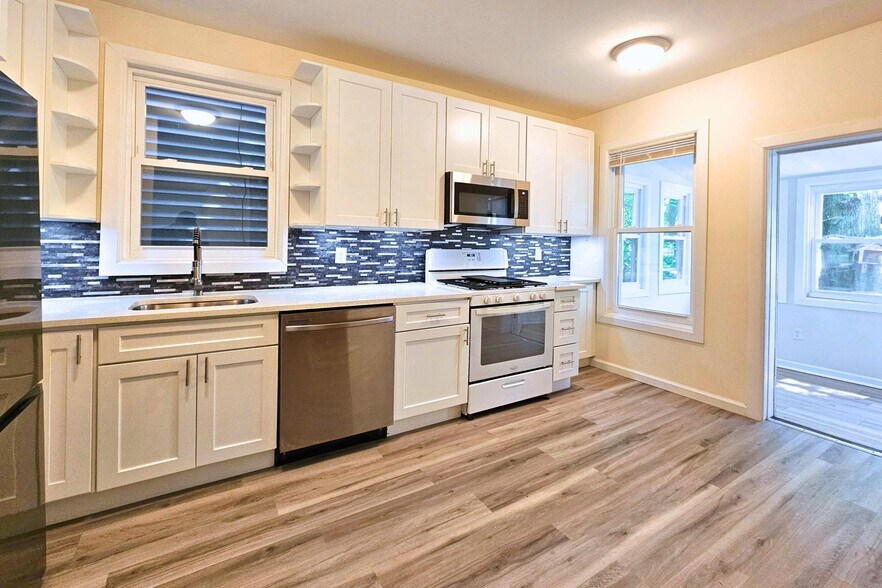 Building Photo - 45 Gautier Ave