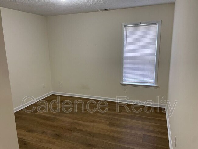 Building Photo - 404 Beasley Rd