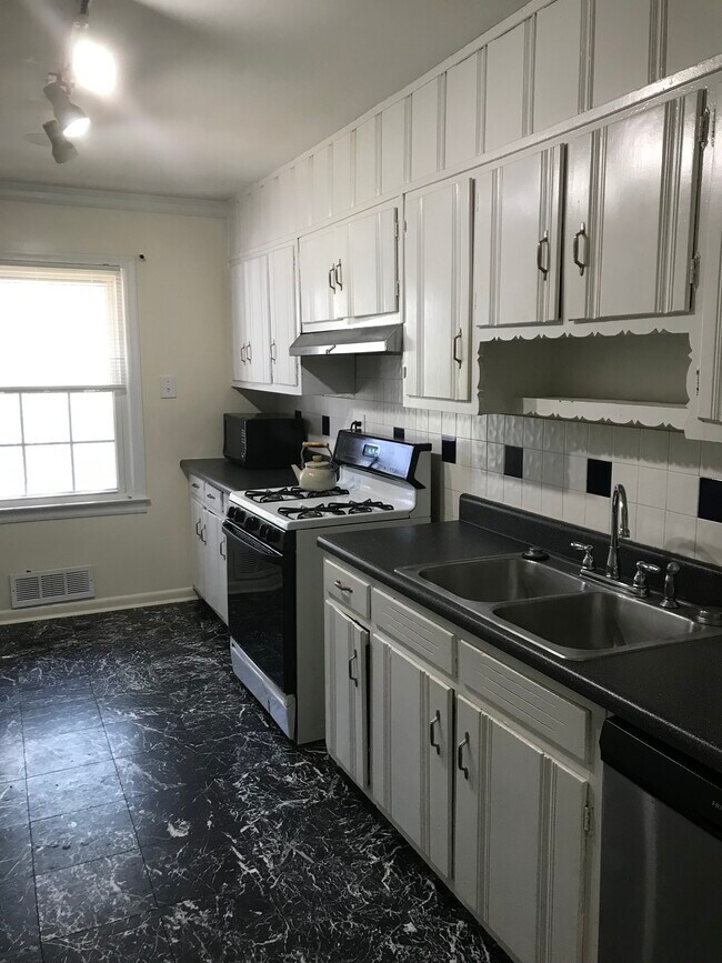 Primary Photo - 1939 Lebanon Dr NE