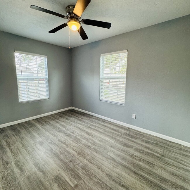 Building Photo - 1 Lutcher Circle A
