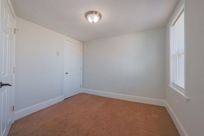 Building Photo - 89 Condor St