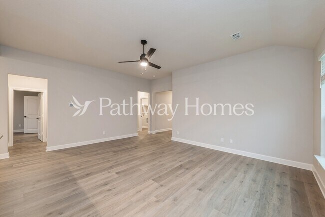 Building Photo - 628 Brookside Dr