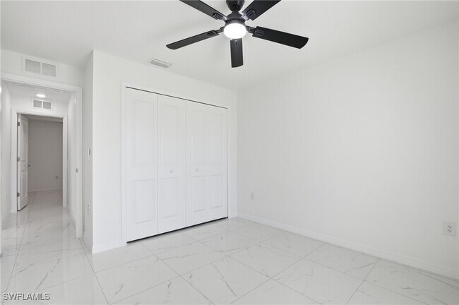 Building Photo - 418 Pinehurst Ave