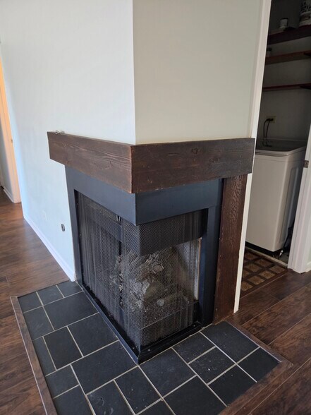 Building Photo - 7030 Park Lane Ct