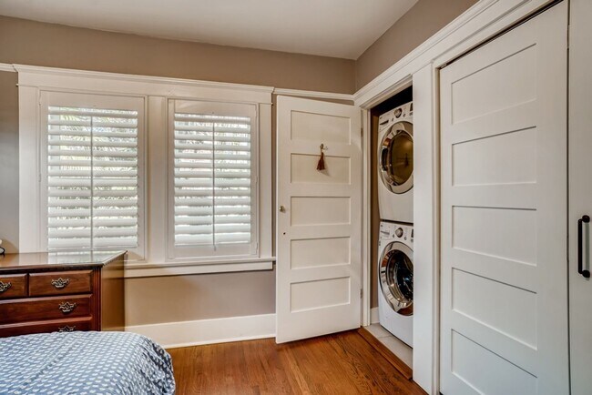 Building Photo - Quaint Remodeled 2 Bedroom Home in South Park