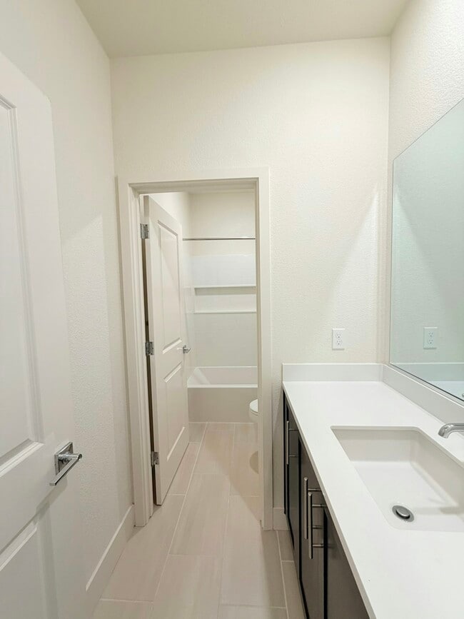 Building Photo - 5242 Upton Ave