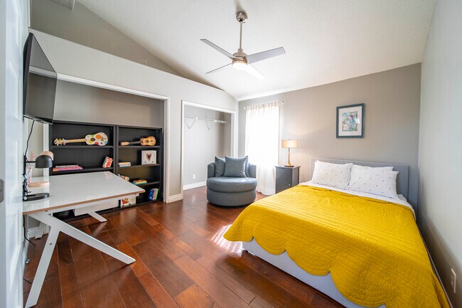 Building Photo - 546 Catalina Dr