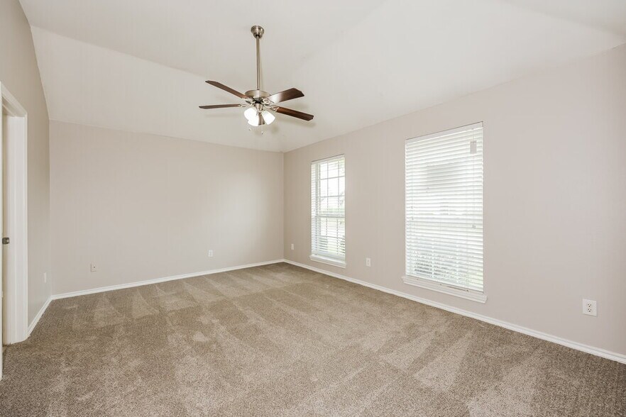 Building Photo - 2525 Spring Rain Dr