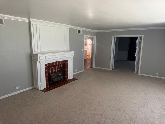 Building Photo - 504 Fleming Dr