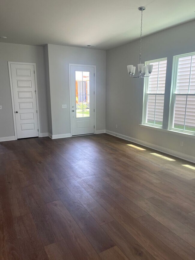 Building Photo - OPEN HOUSE!!! FRIDAY 07/11/2025 FROM 3-6PM...