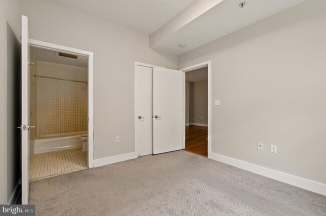 Building Photo - 1435 Chapin St NW
