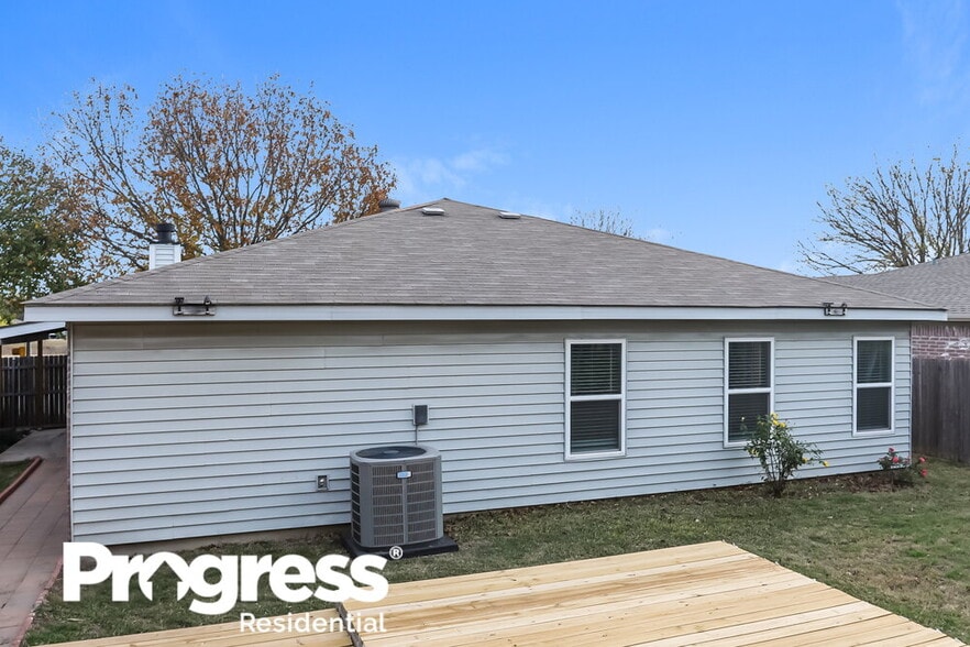 Building Photo - 556 Blue Haze Dr