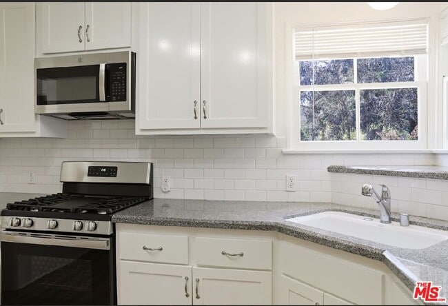 Building Photo - 4085 Van Buren Pl