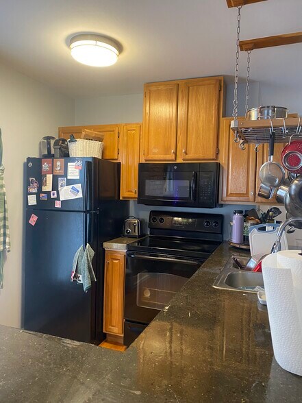 Building Photo - 829 N Salina St