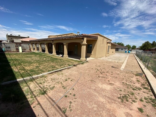 Building Photo - HOME FOR RENT IN CLINT