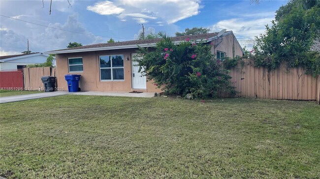 Building Photo - 6205 Rodman St