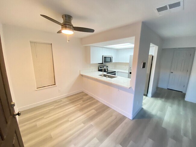 Building Photo - MOVE IN SPECIAL-Delightful 2BED/2BATH Condo tucked away in a picturesque Henderson community!