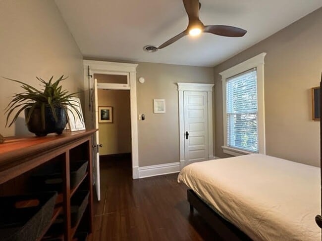 Building Photo - Victorian Village / Short North Single Family House!