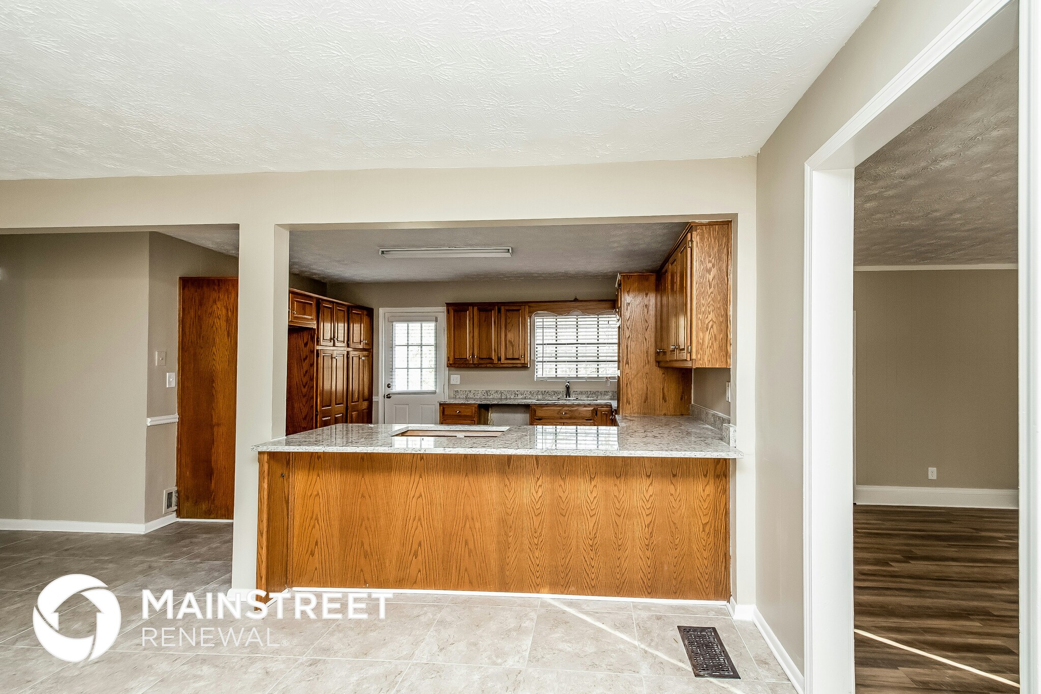 Building Photo - 3835 Sunny Hill Dr