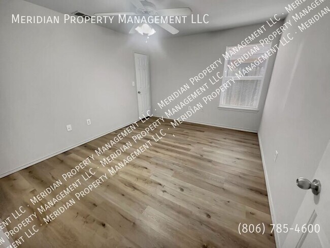 Building Photo - 515 N Brentwood-A