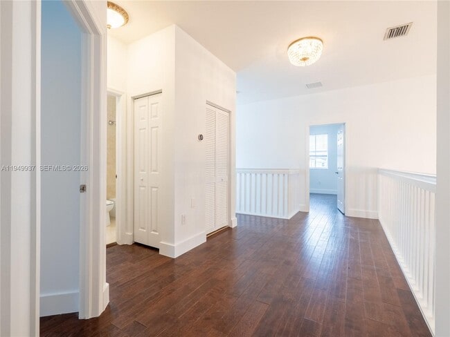 Building Photo - 7010 NW 106th Ave