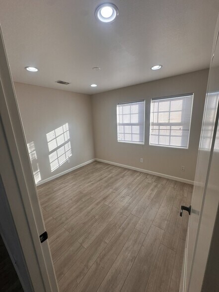Building Photo - 3835 Camellia Dr