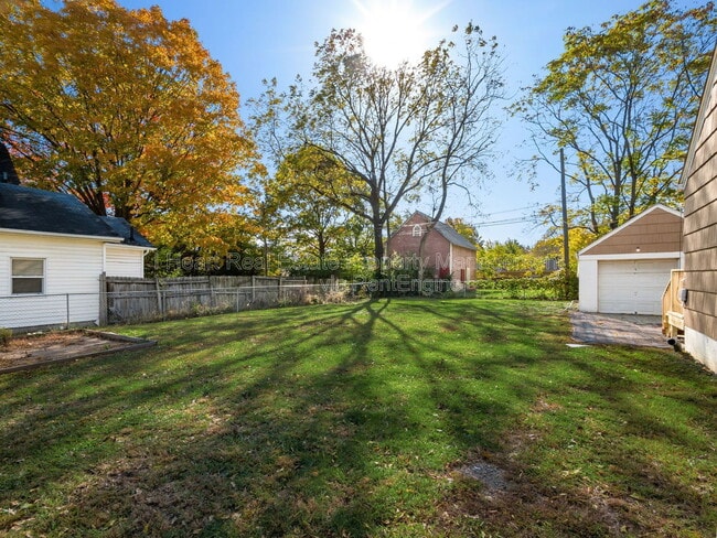 Building Photo - 1621 Sullivant Ave