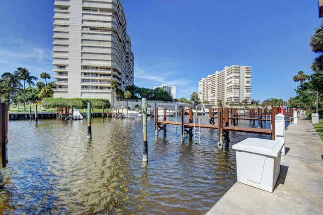 Building Photo - 4301 N Ocean Blvd