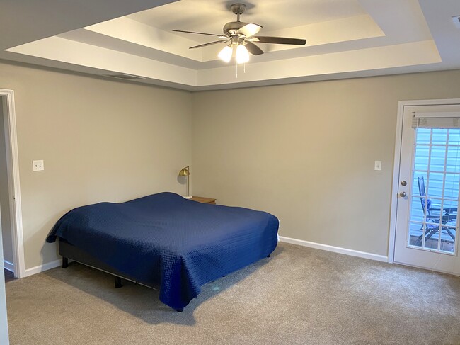 Building Photo - 1945 Grayson Oaks Ct