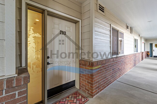 Building Photo - ***Winter Special*** $2,475.00.00 until 4/...