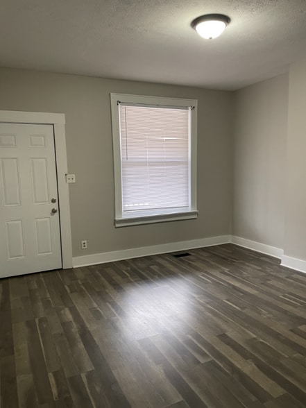 Building Photo - 990 N 9th St