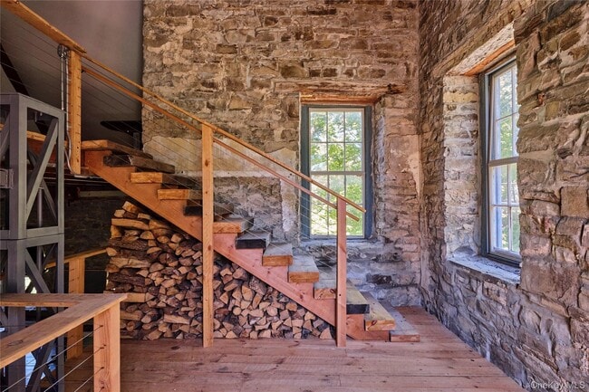 Building Photo - 1883-1213 NY-213