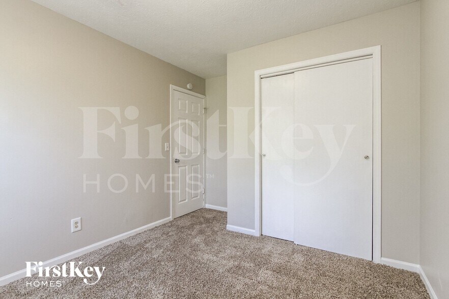 Building Photo - 8332 Country Meadows Dr
