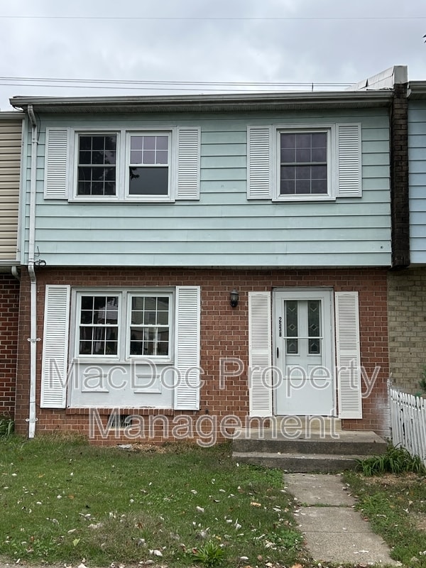 Primary Photo - 2538 Sedgewick Pl