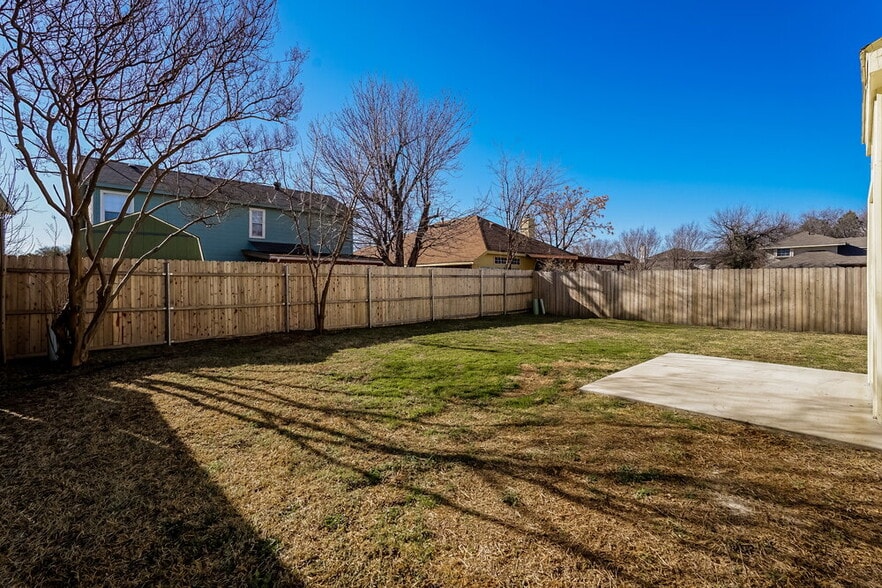 Building Photo - 3305 Wilmington Dr