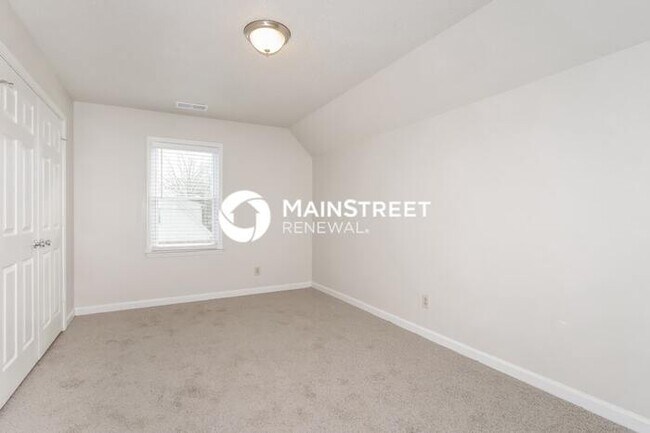 Building Photo - 4 Bedroom Pet-Friendly Home in COLLIERVILLE, TN with Main Street Renewal