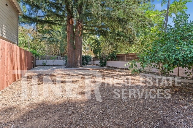 Building Photo - 705 Orange Grove Way