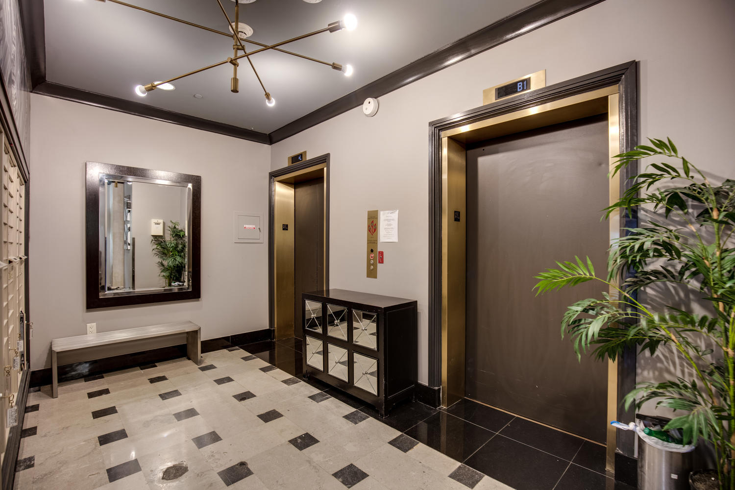 Building Photo - 525 W Lafayette Blvd