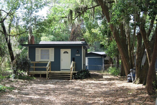 Building Photo - 2730 Apache Ave