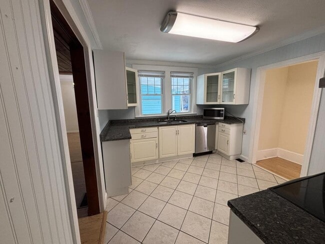 Building Photo - 17 Killian Rd