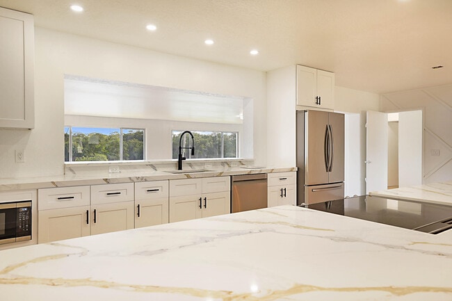 Building Photo - 2 Inlet Cay Dr