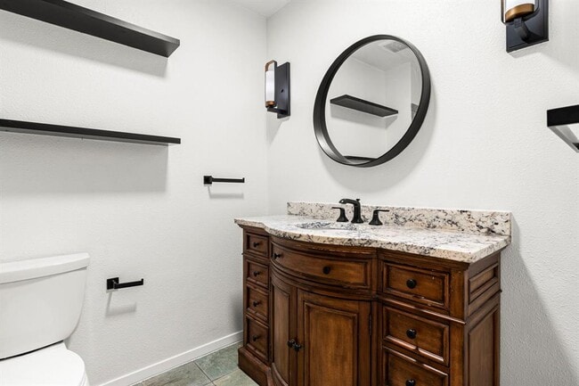 Building Photo - 2404 Coral Ridge Cir