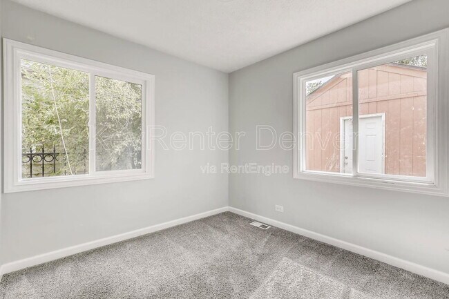 Building Photo - 1733 Iola St