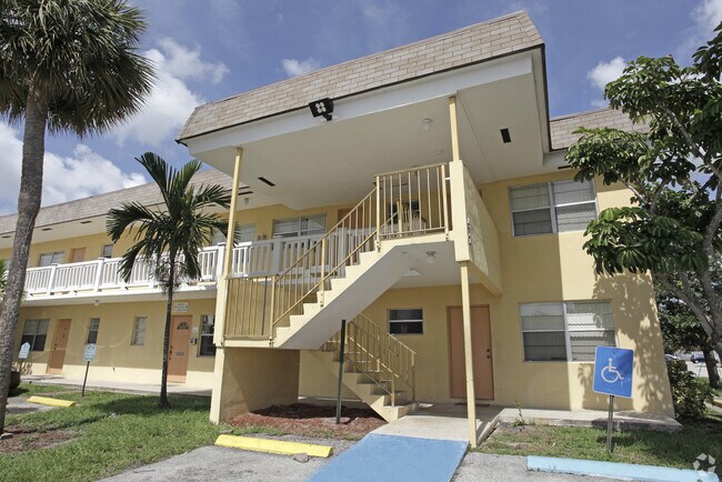 Primary Photo - 4165 SW 67th Ave