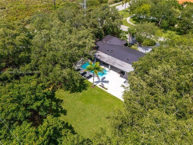 Building Photo - 15121 SW 69th Ct